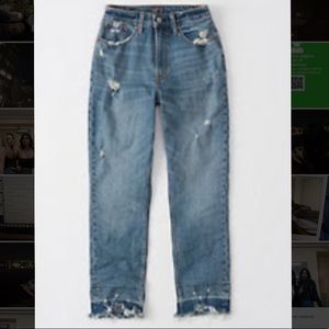 Abercrombie & Fitch High Rise Mom Jeans